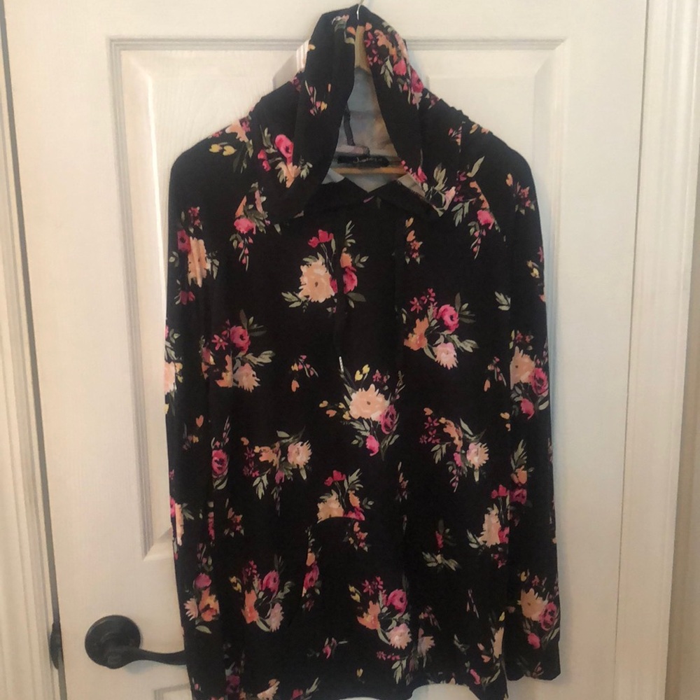Super soft floral hoodie! Never been worn!